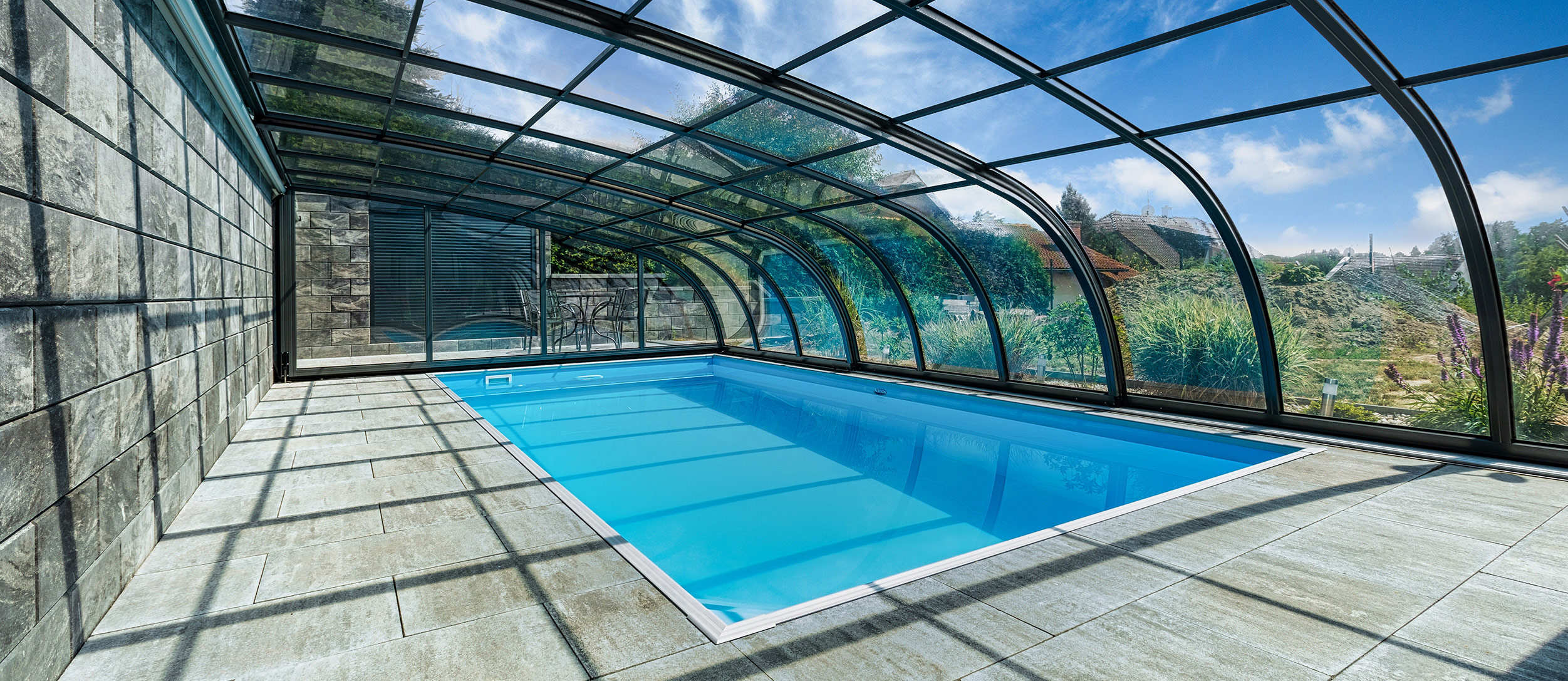 pool with DALLAS enclosure